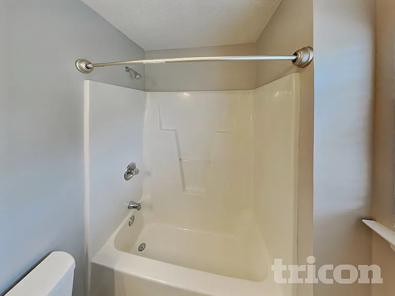 4828 Lighthouse Ct — Photo 8