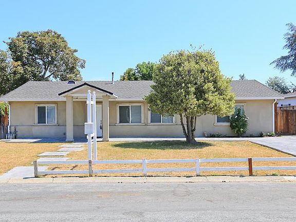 2nd image of 17901 Los Felice Dr