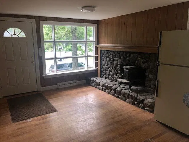 32 Oak Rd — Photo 2