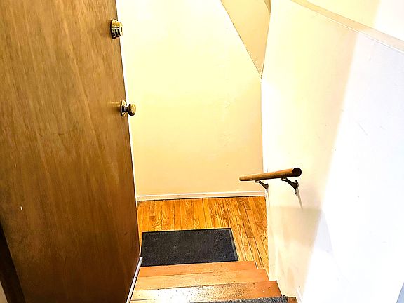 5th image of 641 Whitney Ave #3A
