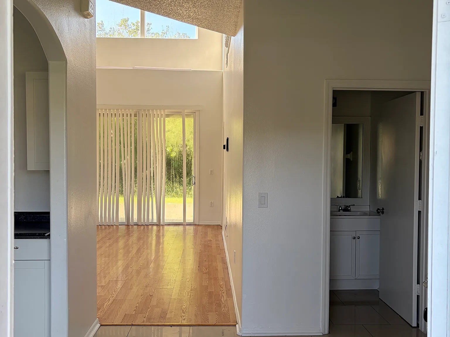 3 bed, 2.5 bath, 1480 sqft, $2,200 — Photo 3