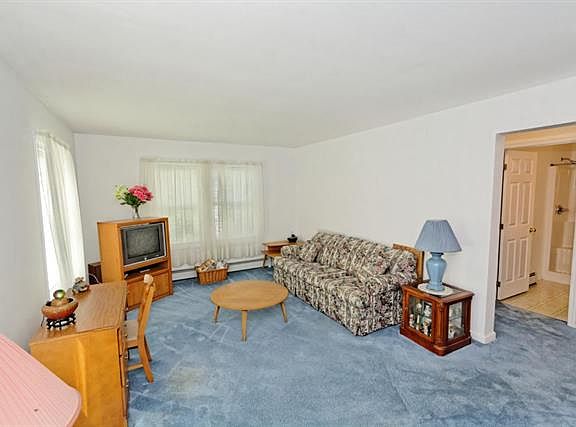 2nd image of 26 Stillwater St