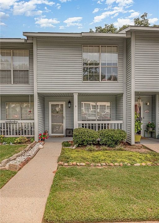 1st image of 9 Bear Grass Ct