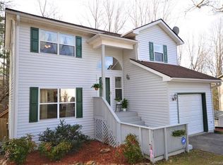 22 Tarragon Pl, Flat Rock, NC 28731