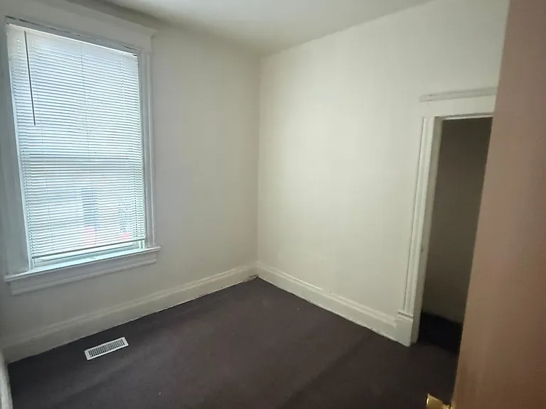 1231A W Windlake Ave — Photo 5