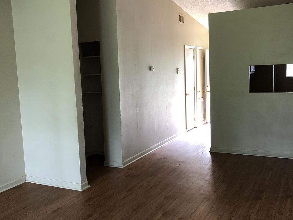 2nd image of 142 Shoreline Dr
