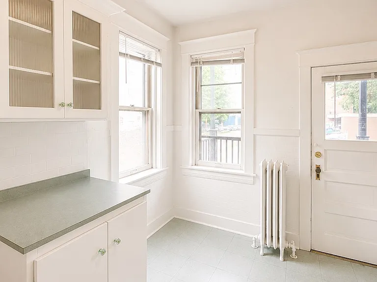 519 W 5th Ave #C — Photo 9