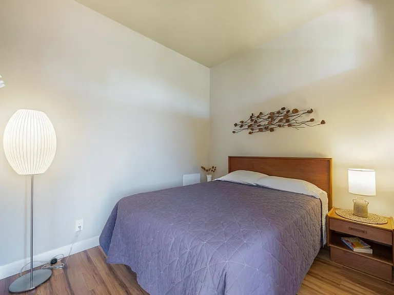 2268 Redbud Ln — Photo 11