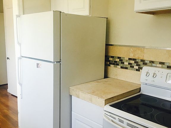 3rd image of 1746 6th St S APT 1