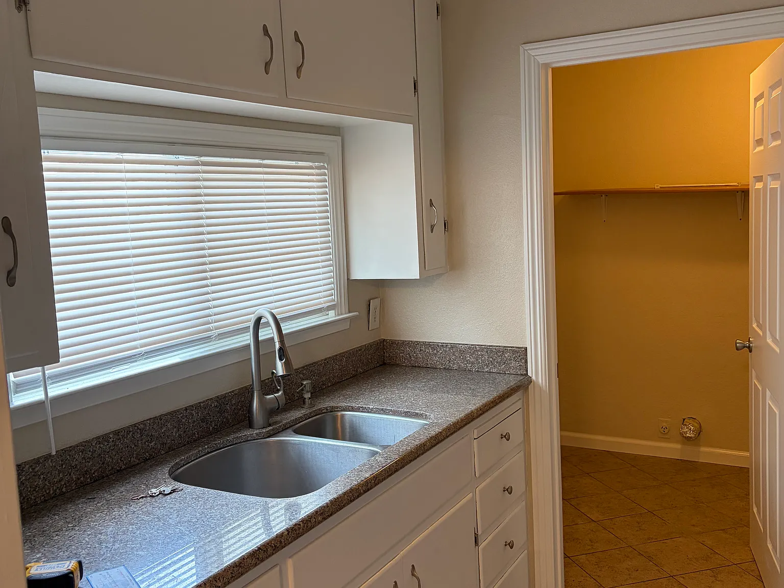 1 bed, $1,300 — Photo 1
