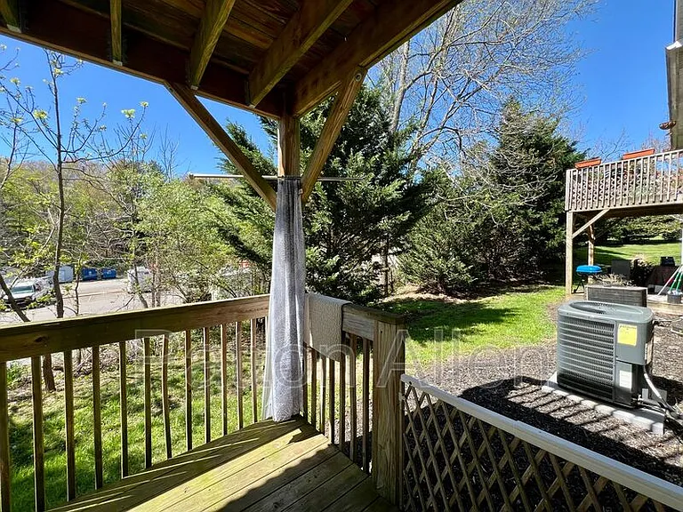 8 Zell Ln #A — Photo 12