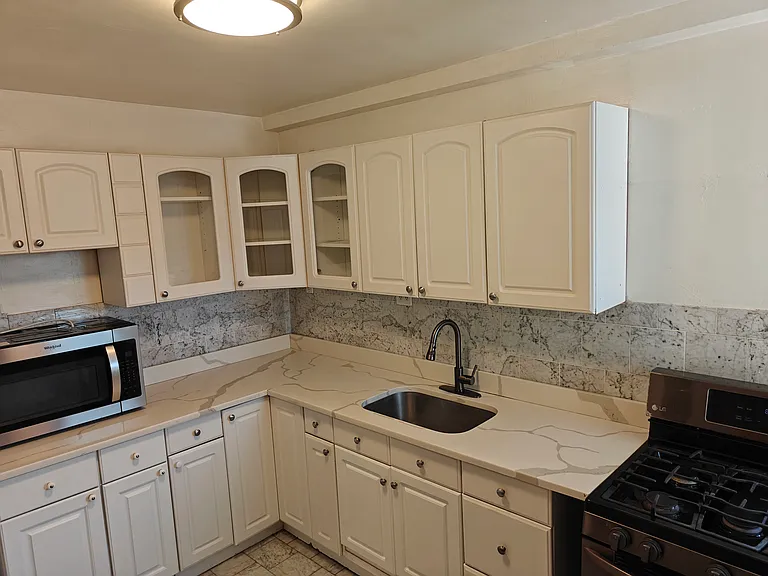 3021 Edwin Ave #5C — Photo 11