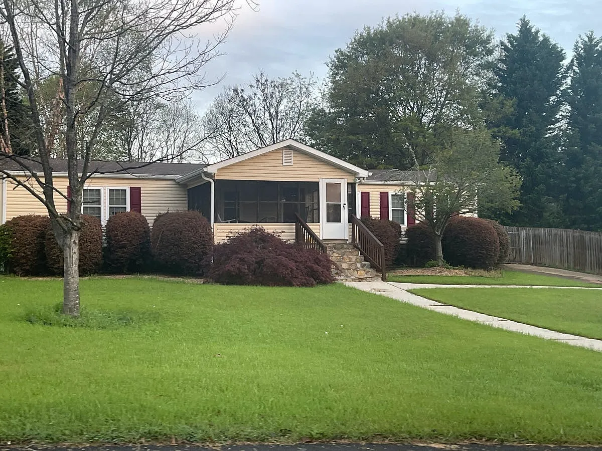 161 Brentwood Ln photo 1