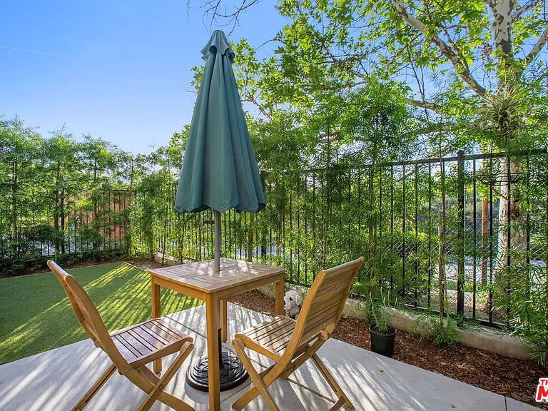 2700 E Chaucer St #30 — Photo 19