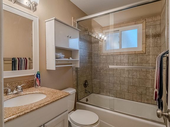 2nd image of 2730 Knollwood Dr