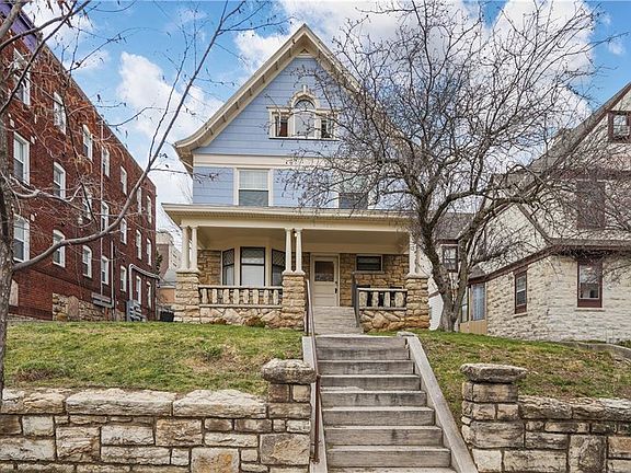 3rd image of 3820 Warwick Blvd