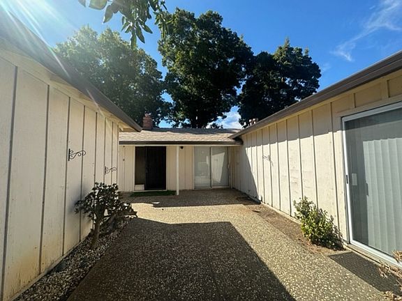 3rd image of 501 Placer Dr