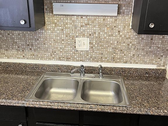 2nd image of 4113 Crest Dr APT B