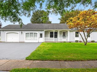 65 Willhurst Dr, Rochester, NY 14606