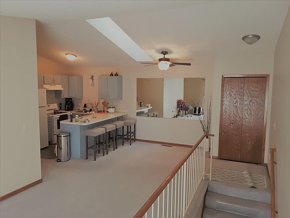 2nd image of 683 Parkside Dr