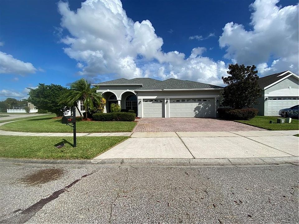 1st image of 18045 Thornhill Grand Cir