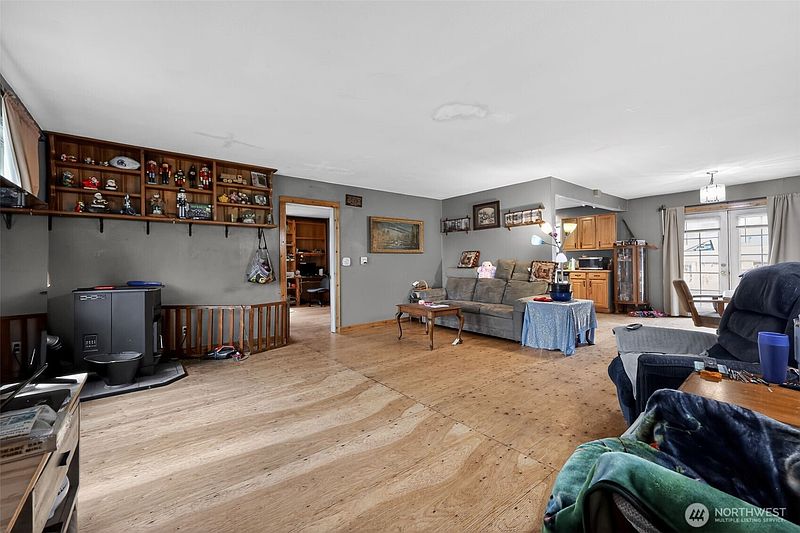 5th image of 1701 Westport Road