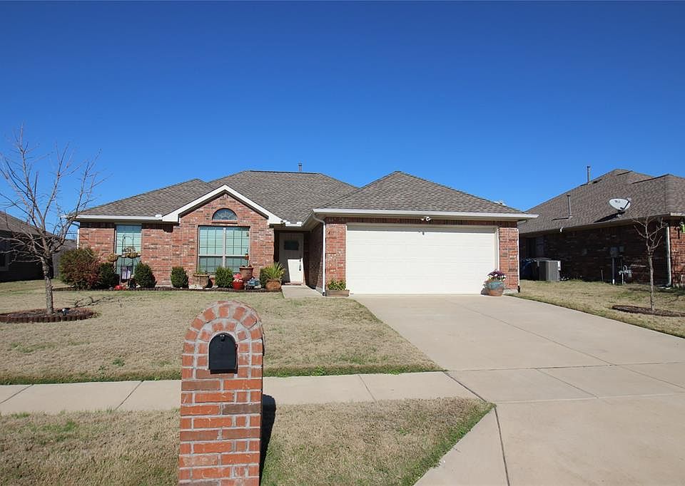 1st image of 417 Windridge Dr