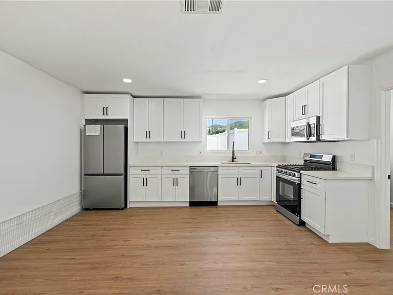 11549 Kagel Canyon St — Photo 13