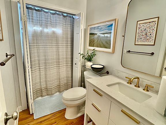 Main level guest bathroom (full)