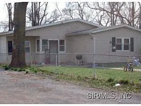 1634 3rd St photo 1