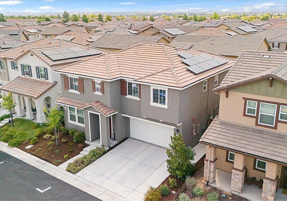 1st image of 1096 Lincolnshire Cir
