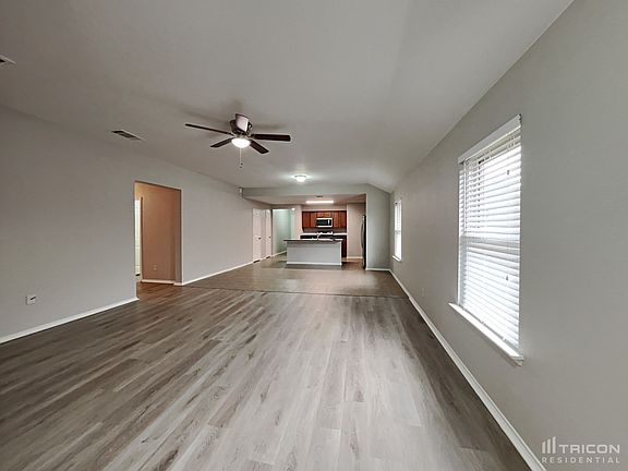 3rd image of 2701 Wynngate Dr