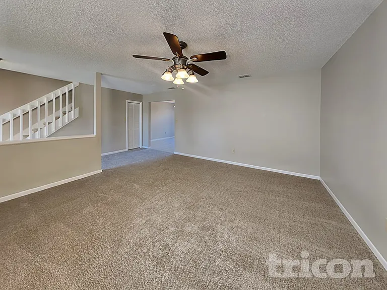 1604 Palm Leaf Dr — Photo 4