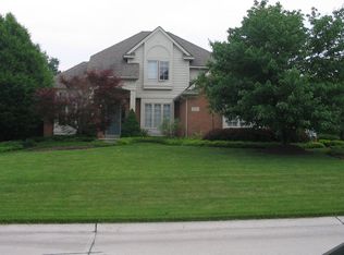 36911 Kenmore Dr, Farmington Hills, MI 48335
