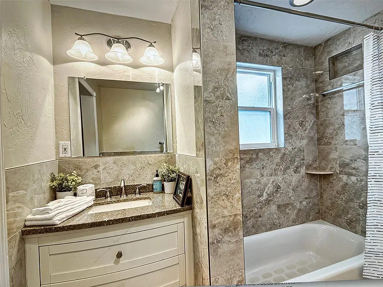 141 Rutland Blvd — Photo 5