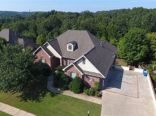 3703 NW Mountainview Rd, Bentonville, AR 72712