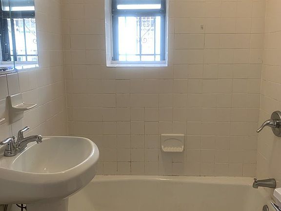 5th image of 3114 28th Ave #1