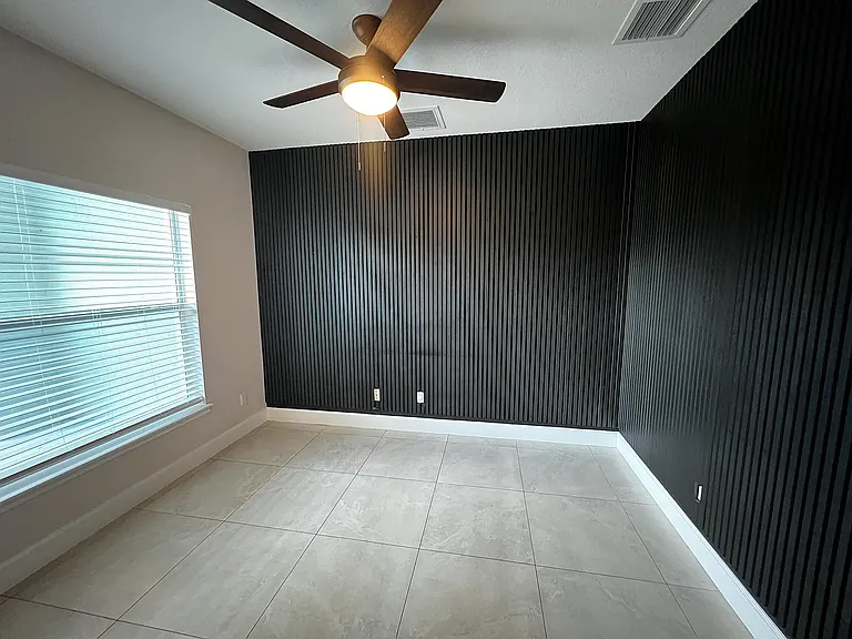 349 SW Dagget Ave — Photo 8