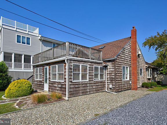 4th image of 105 Hollywood St