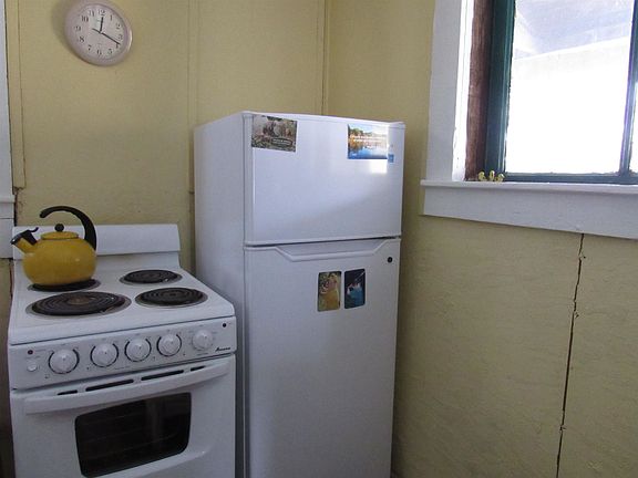 5th image of 199 Geraldine Avenue