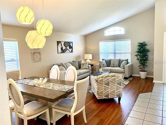 3rd image of 508 Solana Cir