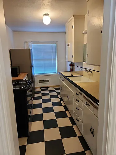 We have the wonderful 2bed/1bath you've been waiting for! Photo 1 We have the wonderful 2bed/1bath you've been waiting for! Photo 1
