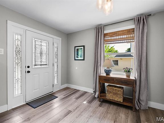 5th image of 754 Greeley Ave