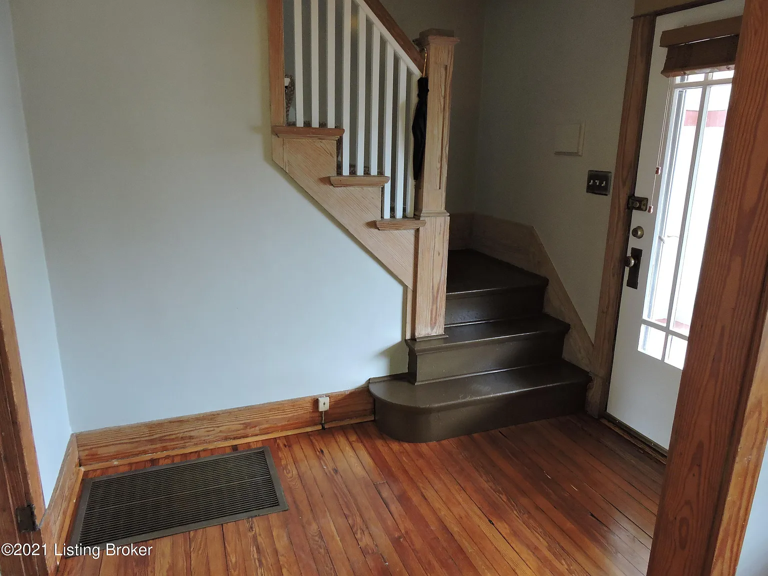 2 bed, 1.5 bath, 1237 sqft, $1,720 — Photo 3