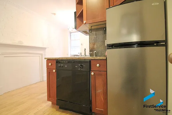 Rented by FirstService Realty (legacy) | media 16