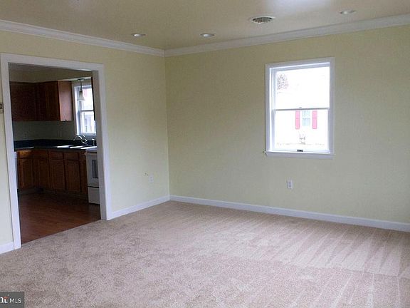 5th image of 208 N Lynchburg St