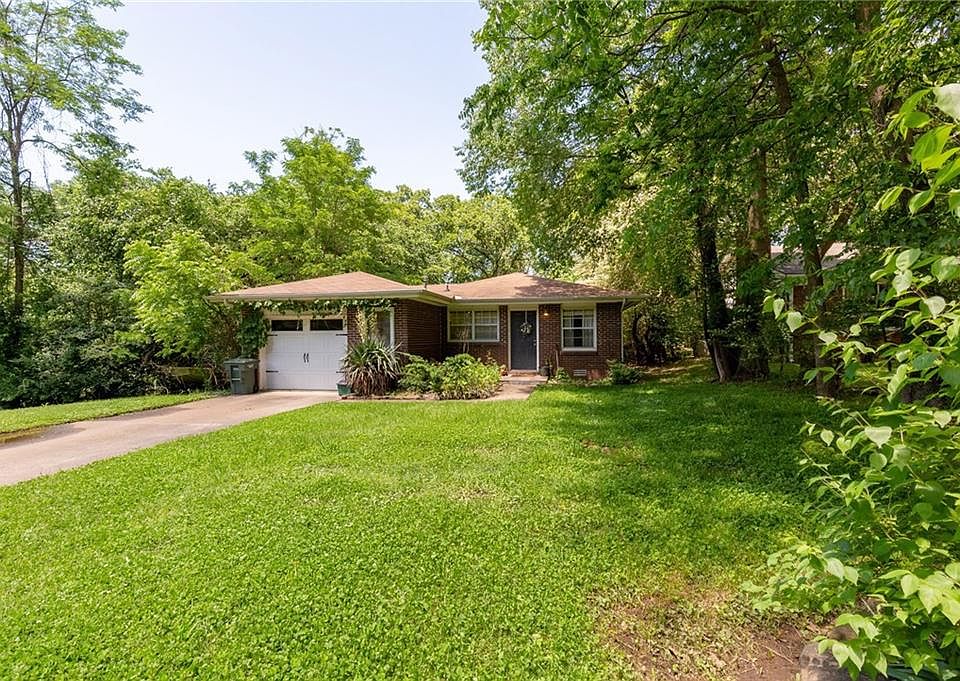 1st image of 818 E Lakeside Dr