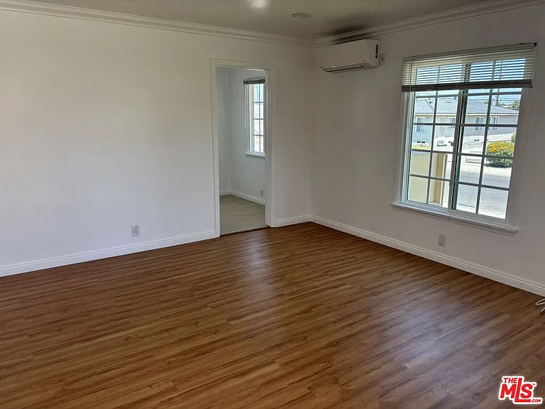 8437 Lilienthal Ave — Photo 3