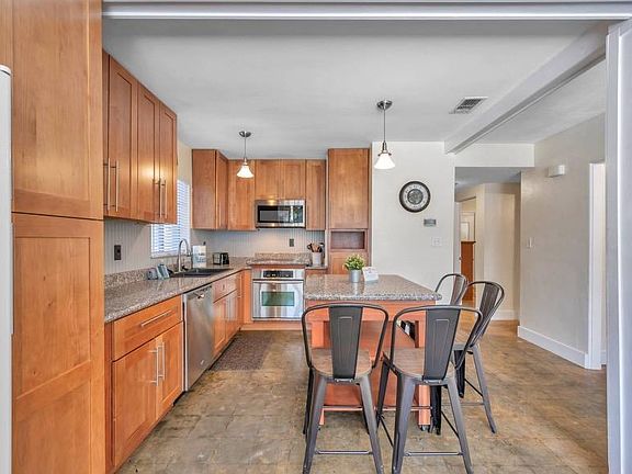 5th image of 5213 10th Ave S