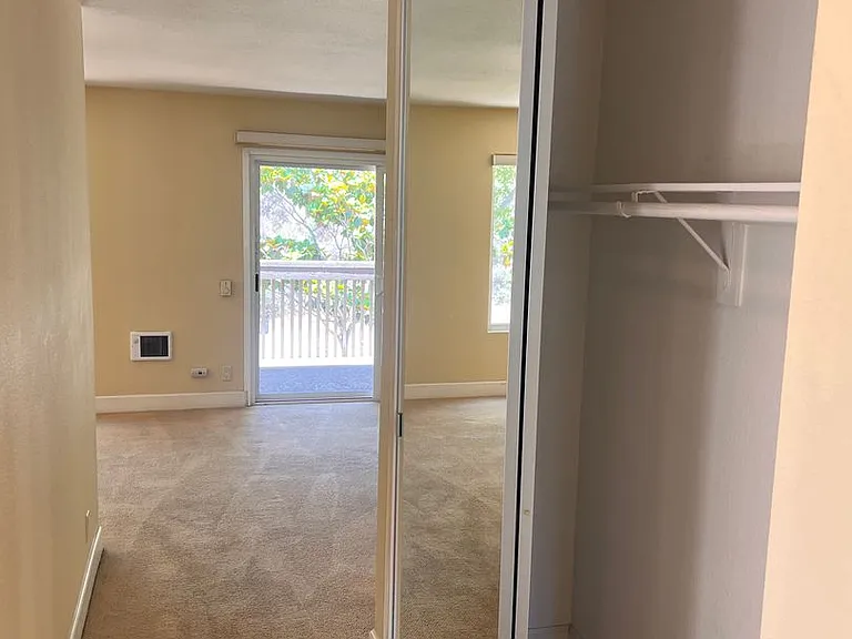 8503 Villa La Jolla Dr #C — Photo 34